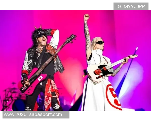 邮报报道石玫瑰乐队贝斯手马尼去世终生红魔球迷享年63岁