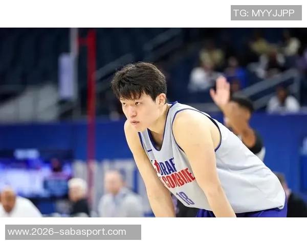 比卢普斯谈杨瀚森训练中的战术理解问题并提供详细指导