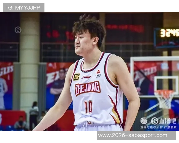 刘泽一表现亮眼尽管罚球不佳依然贡献13分6板4助攻2盖帽助力球队奋战