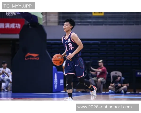 郭艾伦挑战极限负重深蹲成绩惊人20个获满分引发媒体热议